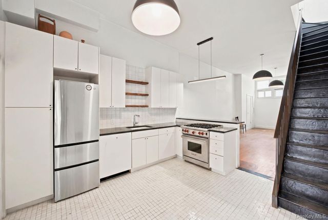 251 Graham Avenue, Brooklyn, NY 11206