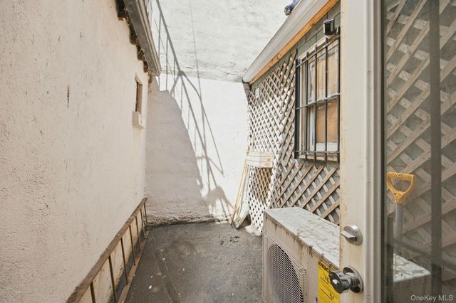 251 Graham Avenue, Brooklyn, NY 11206