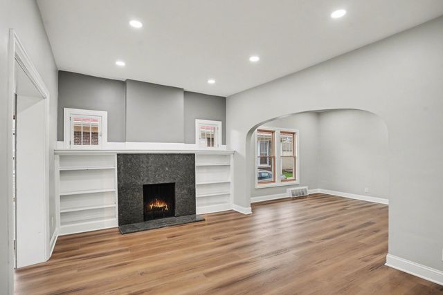 811 Kelly Avenue, Joliet, IL 60435