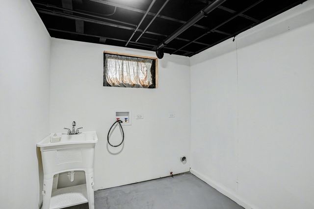 811 Kelly Avenue, Joliet, IL 60435