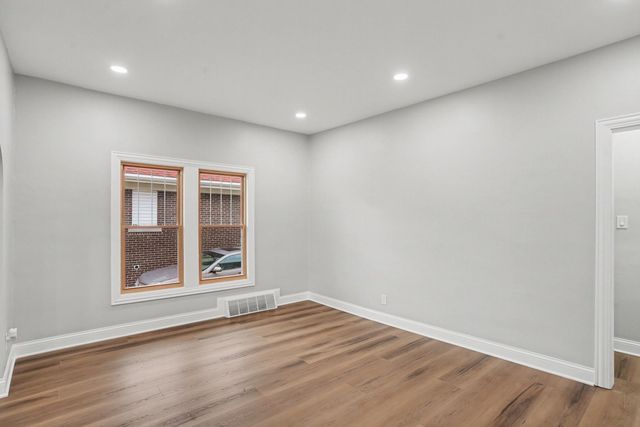 811 Kelly Avenue, Joliet, IL 60435