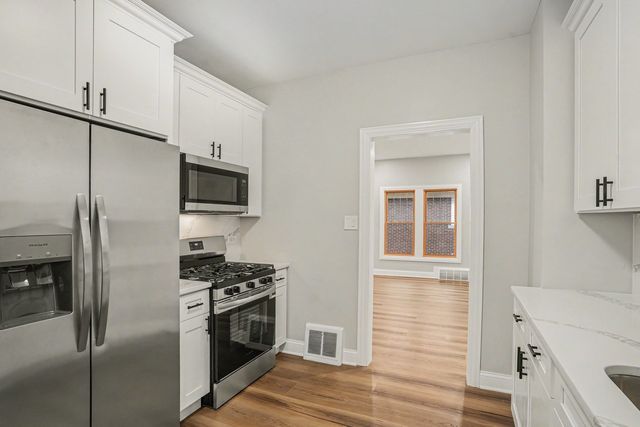 811 Kelly Avenue, Joliet, IL 60435