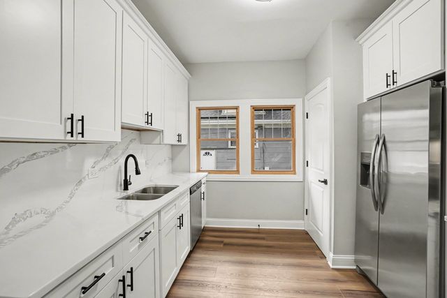 811 Kelly Avenue, Joliet, IL 60435