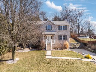 1051 Finchley Rd, North Huntingdon, PA 15642