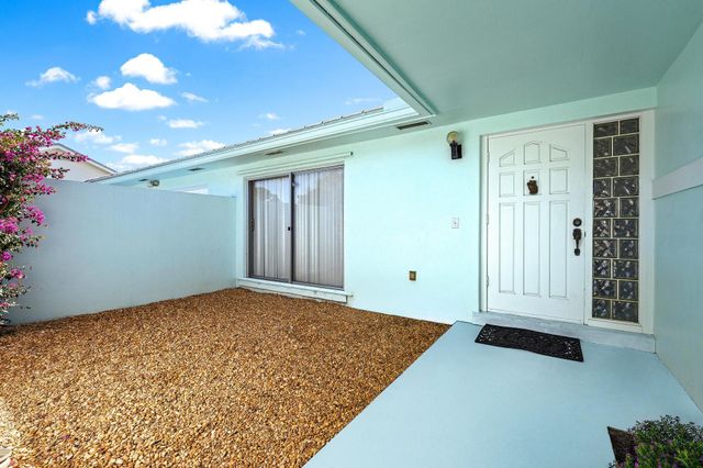 9400 SE Little Club Way N, Jupiter, FL 33469