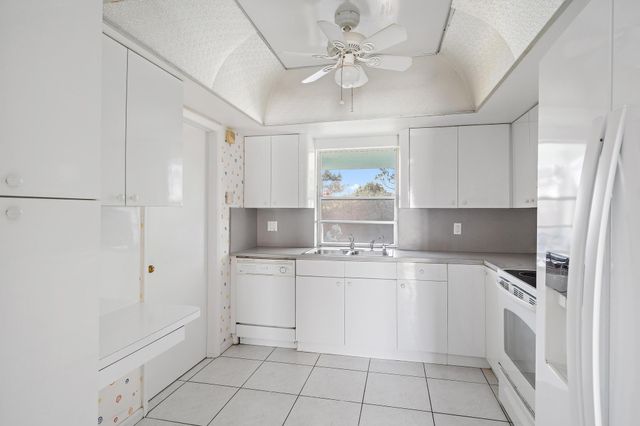 9400 SE Little Club Way N, Jupiter, FL 33469