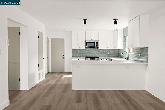 26 Polaris Dr, Pittsburg, CA 94565