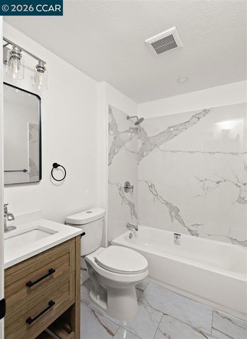 26 Polaris Dr, Pittsburg, CA 94565
