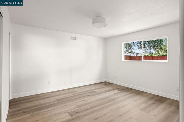 26 Polaris Dr, Pittsburg, CA 94565