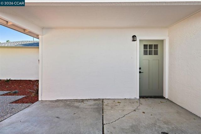 26 Polaris Dr, Pittsburg, CA 94565