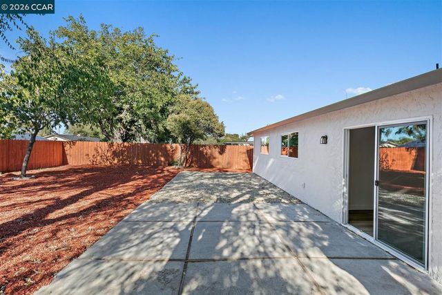 26 Polaris Dr, Pittsburg, CA 94565