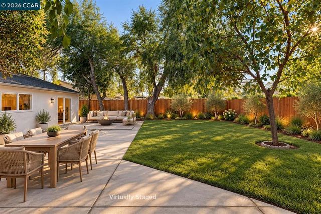 26 Polaris Dr, Pittsburg, CA 94565