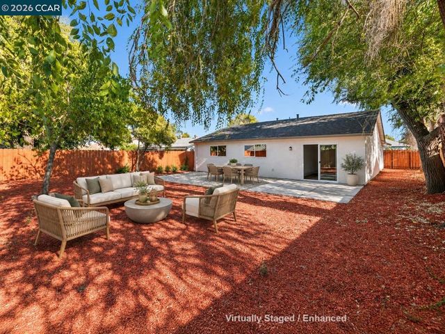 26 Polaris Dr, Pittsburg, CA 94565