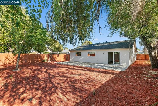 26 Polaris Dr, Pittsburg, CA 94565