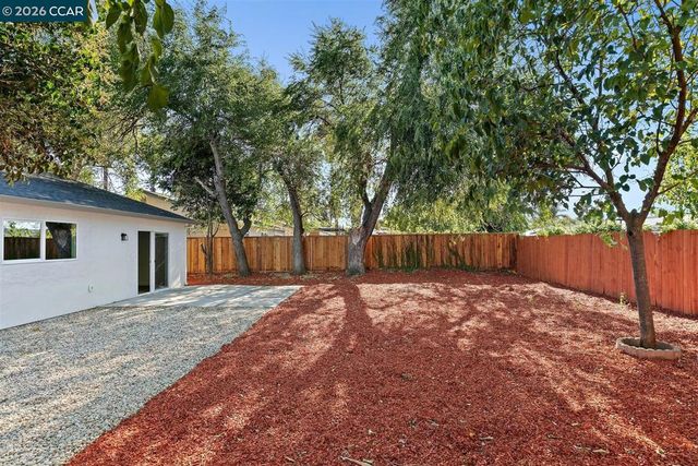 26 Polaris Dr, Pittsburg, CA 94565