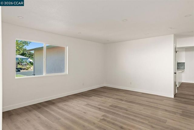 26 Polaris Dr, Pittsburg, CA 94565
