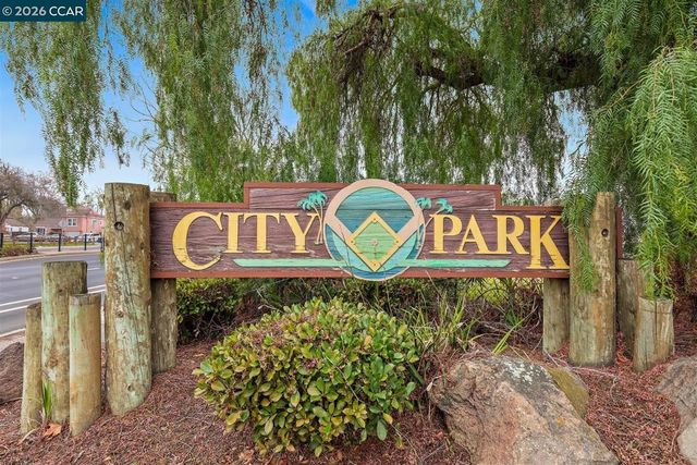 26 Polaris Dr, Pittsburg, CA 94565