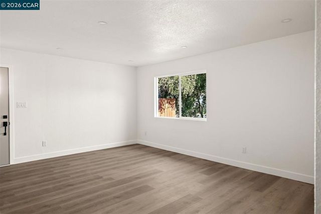 26 Polaris Dr, Pittsburg, CA 94565