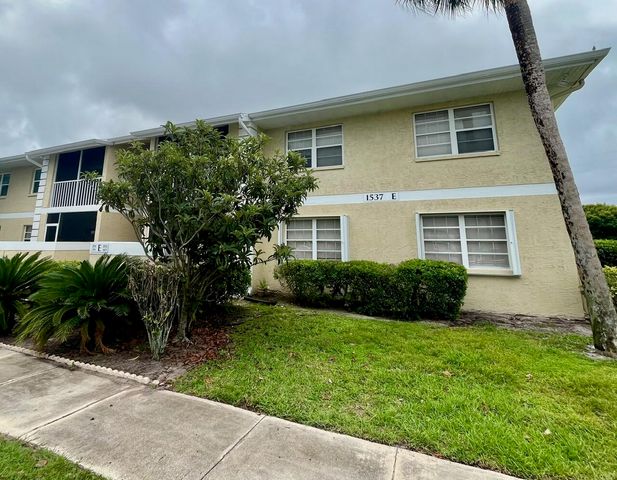 1537 SE Royal Green Cir Apt E204, Port St Lucie, FL 34952