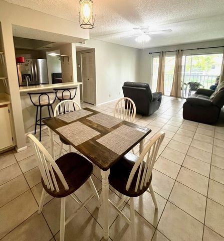 1537 SE Royal Green Cir Apt E204, Port St Lucie, FL 34952