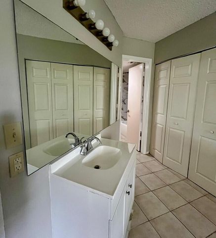 1537 SE Royal Green Cir Apt E204, Port St Lucie, FL 34952