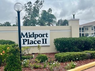 1537 SE Royal Green Cir Apt E204, Port St Lucie, FL 34952