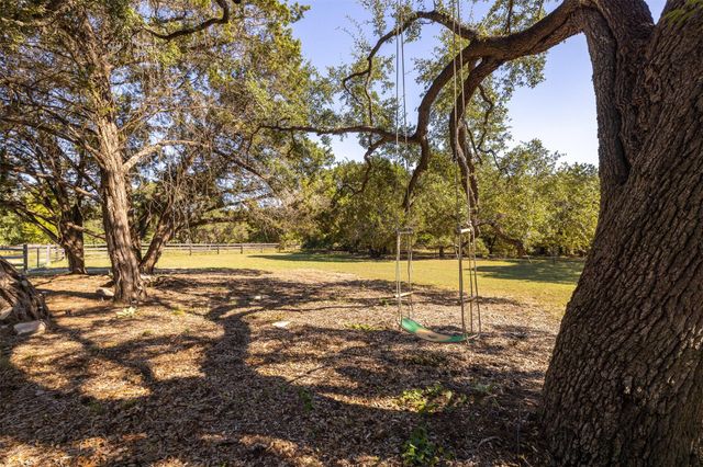 10501 Lake Park DR, Dripping Springs, TX 78620