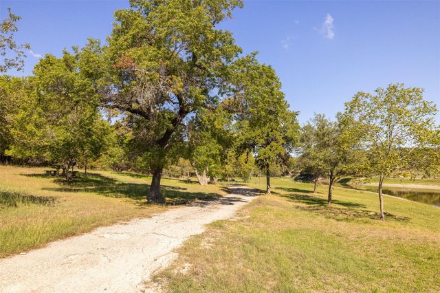 10501 Lake Park DR, Dripping Springs, TX 78620