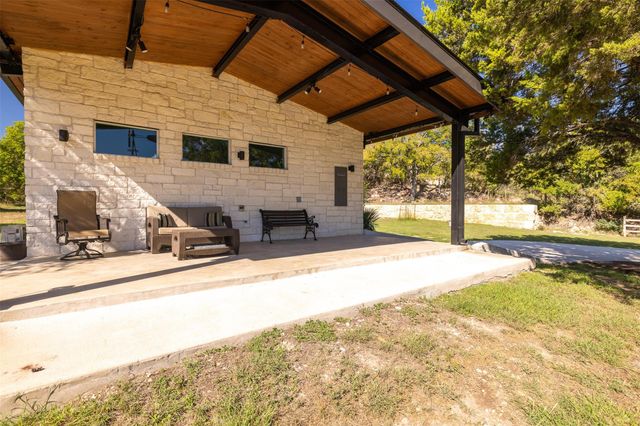 10501 Lake Park DR, Dripping Springs, TX 78620
