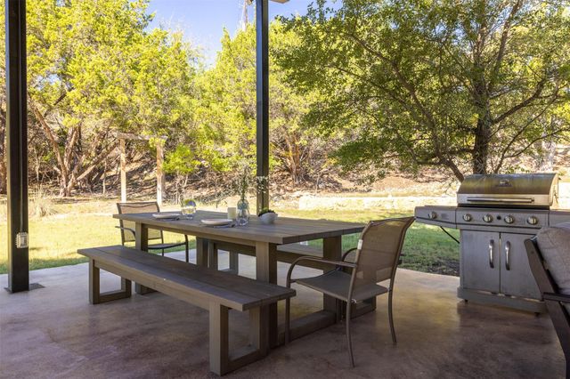 10501 Lake Park DR, Dripping Springs, TX 78620