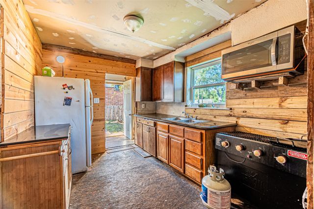 405 W Newton Street, Terrell, TX 75160