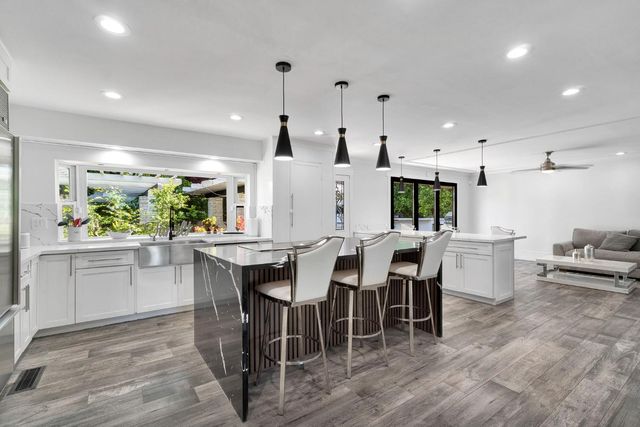 5976 E Butler Avenue, Fresno, CA 93727