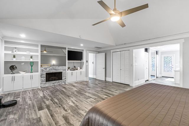 5976 E Butler Avenue, Fresno, CA 93727