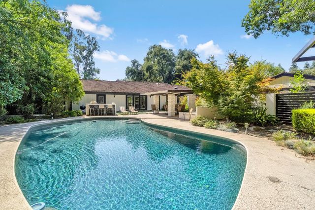 5976 E Butler Avenue, Fresno, CA 93727