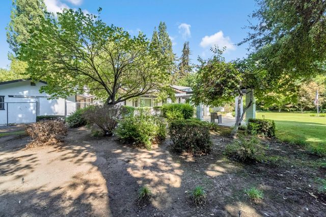 5976 E Butler Avenue, Fresno, CA 93727
