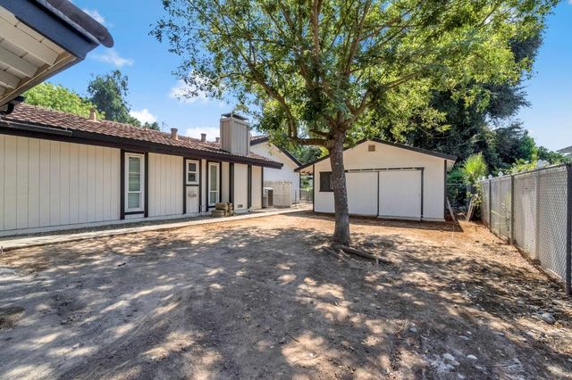 5976 E Butler Avenue, Fresno, CA 93727