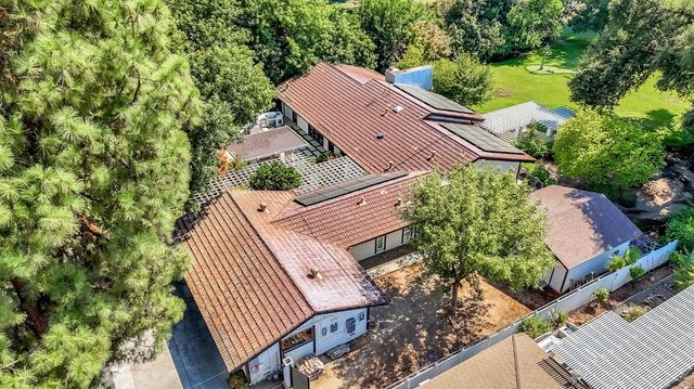 5976 E Butler Avenue, Fresno, CA 93727