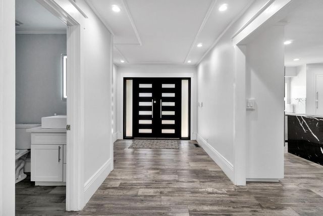 5976 E Butler Avenue, Fresno, CA 93727