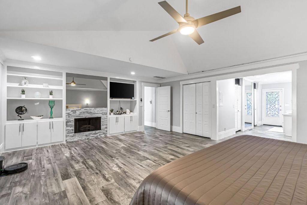 Image 31 of property listing at 5976 E Butler Avenue, Fresno, CA 93727