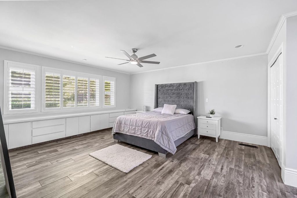 Image 36 of property listing at 5976 E Butler Avenue, Fresno, CA 93727