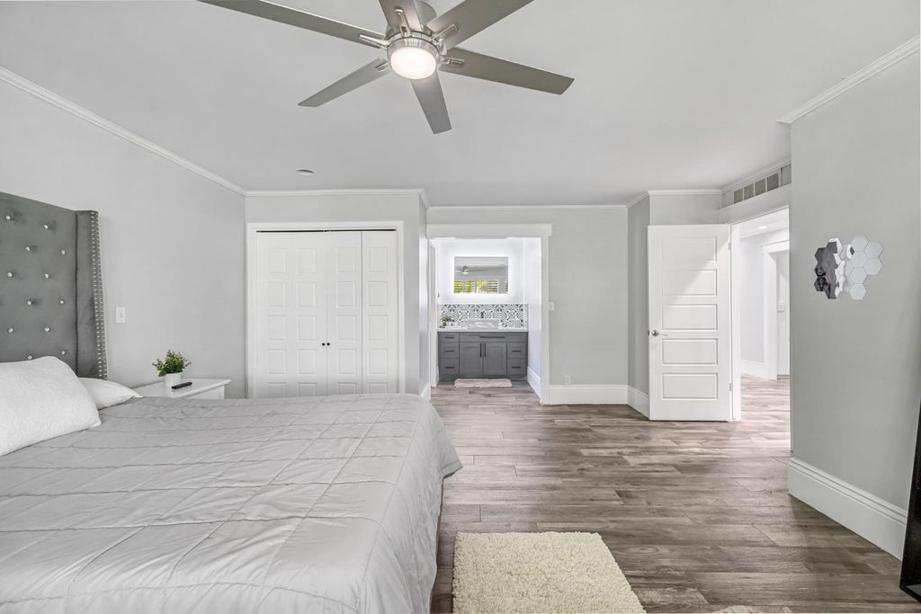Image 37 of property listing at 5976 E Butler Avenue, Fresno, CA 93727