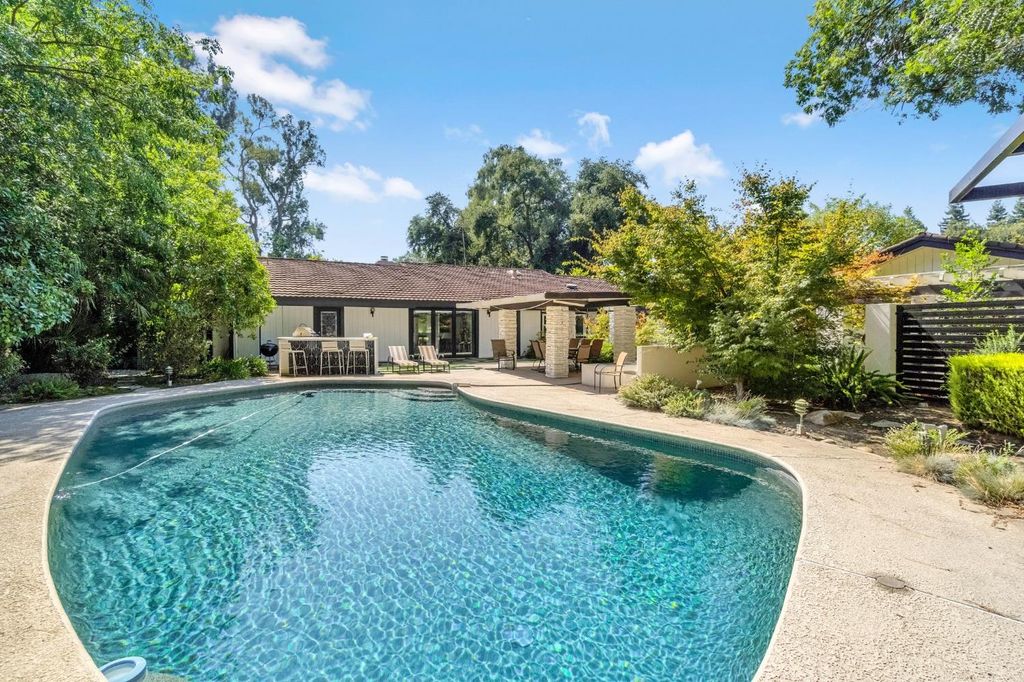 Image 50 of property listing at 5976 E Butler Avenue, Fresno, CA 93727