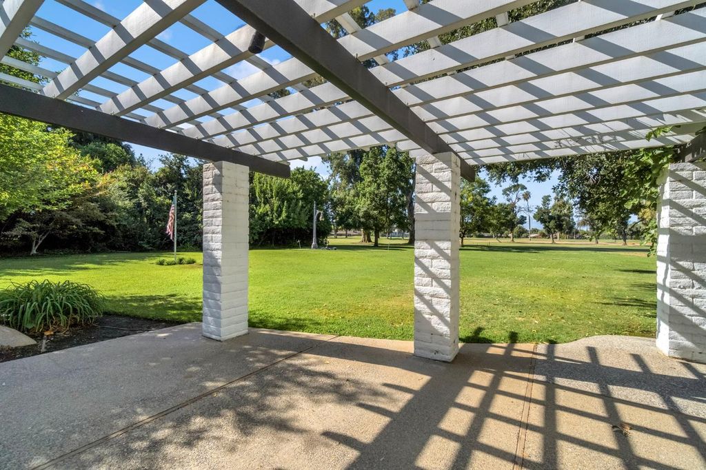 Image 52 of property listing at 5976 E Butler Avenue, Fresno, CA 93727