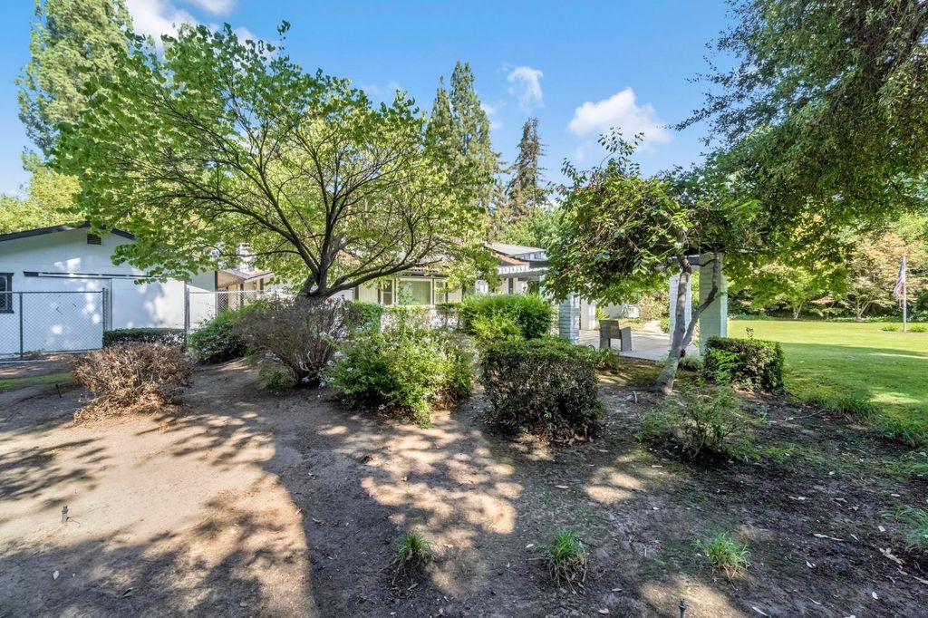 Image 56 of property listing at 5976 E Butler Avenue, Fresno, CA 93727