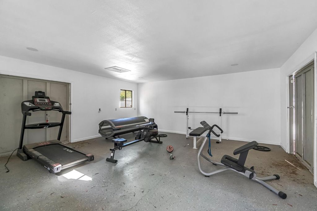 Image 58 of property listing at 5976 E Butler Avenue, Fresno, CA 93727
