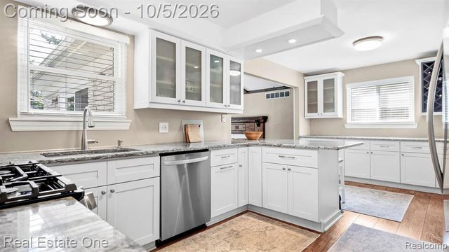 3807 River Drive, Lincoln Park, MI 48146