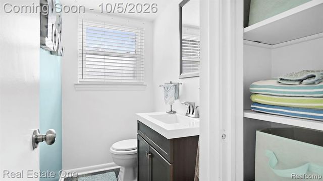 3807 River Drive, Lincoln Park, MI 48146