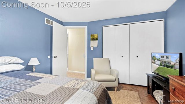 3807 River Drive, Lincoln Park, MI 48146