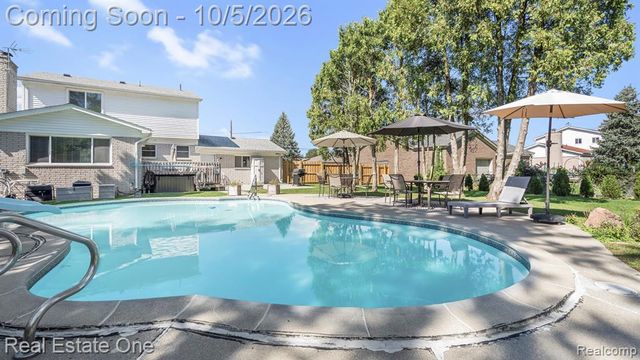 3807 River Drive, Lincoln Park, MI 48146