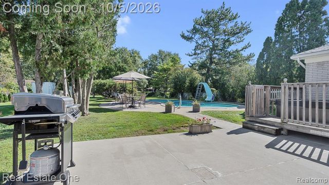 3807 River Drive, Lincoln Park, MI 48146